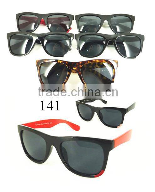 China OEM New Fashion Spectacles Plain Simple Spectacle with Color Film