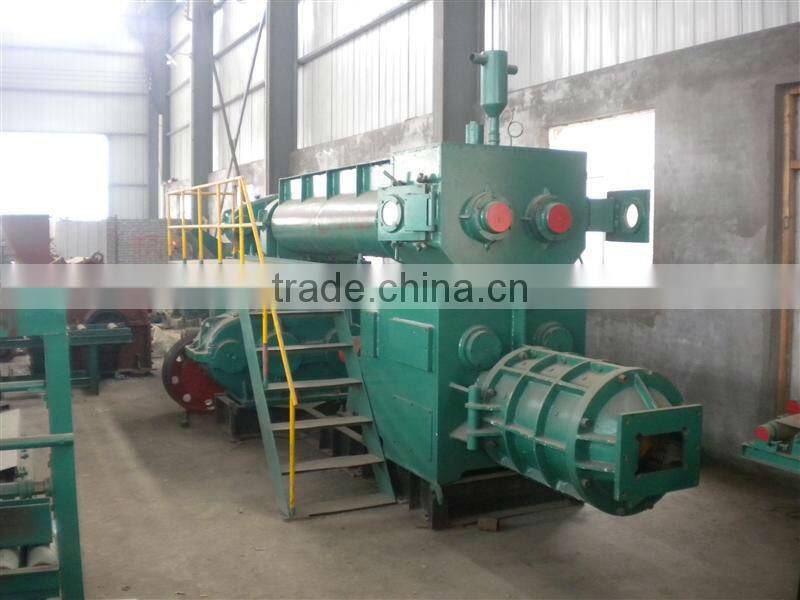 Double grade vacuum extruder for clay brick