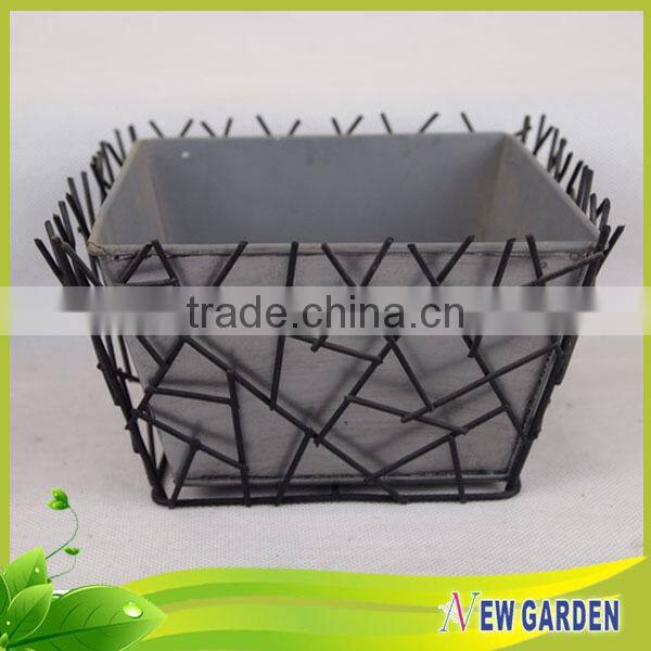 European Modern Rural Style Handmade Decorative Standing Metal Wire Vases