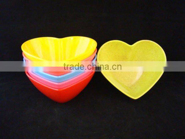 Flower shaped melamine salad bowl