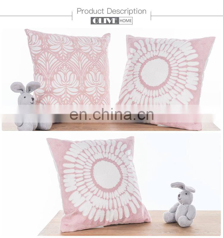 2018 High Quality Crocheted Sofa Embroidery Flower Design Pink Cushion With Invisible Zipper