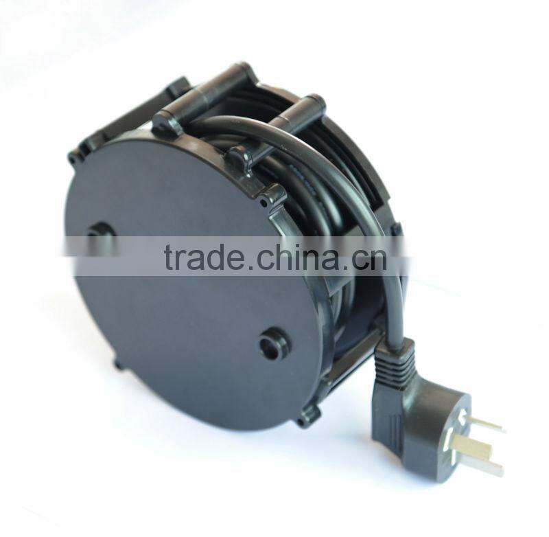 3M retractable cable reel for electronics