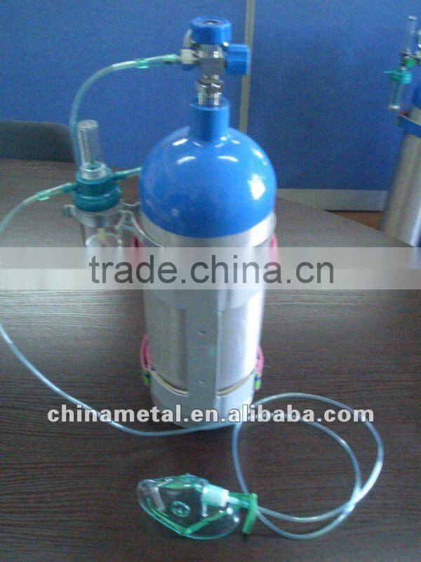 Medical portable oxygen breathing apparatus