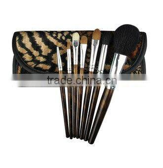 wooden handle makeup lip brush,makeup brush manufacturer in China