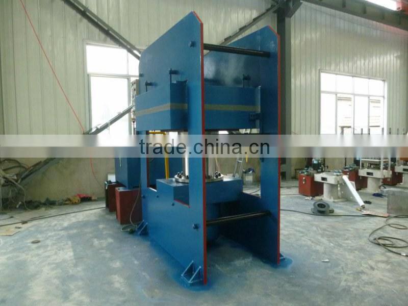 Rubber press for rubber floor tile