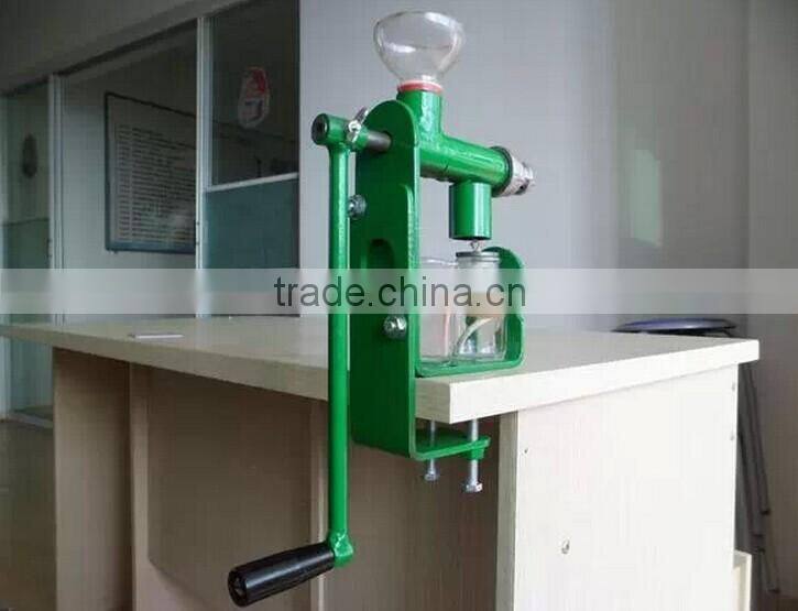 2016 Hot Sale Kitchen Appliance Convenient home mini oil mill plant / mini oil press