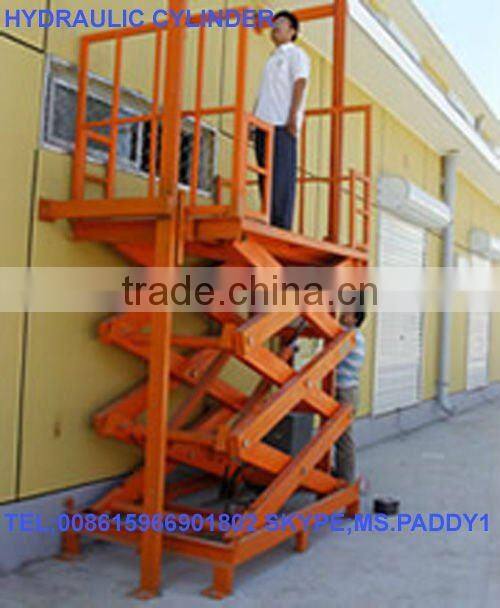 Two-way role lift truck hydraulic cylinder