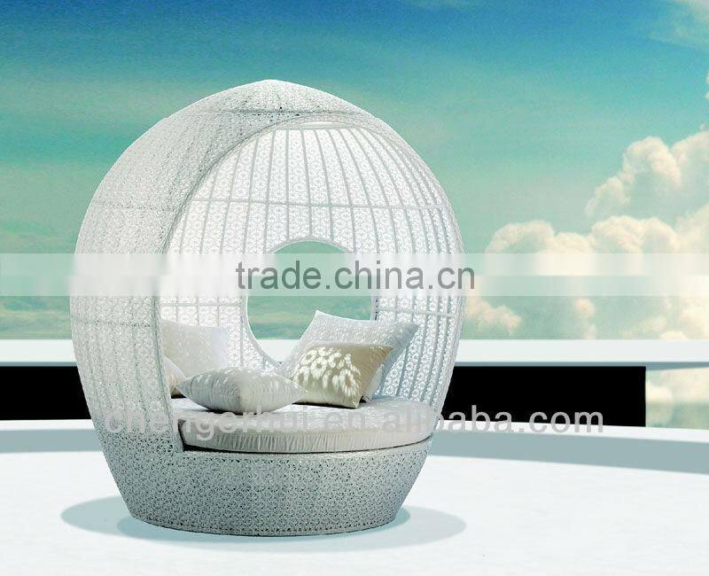 Outdoor Rattan Daybed