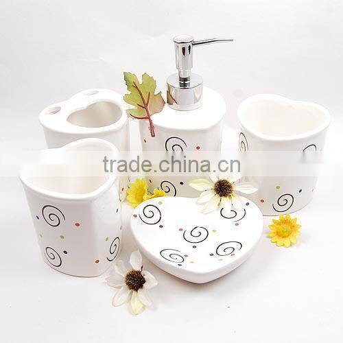 ceramic bathroom set 4pcs with love decal