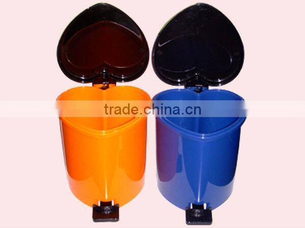 Heart-shaped Houseware Plastic Pedal Trash Bin