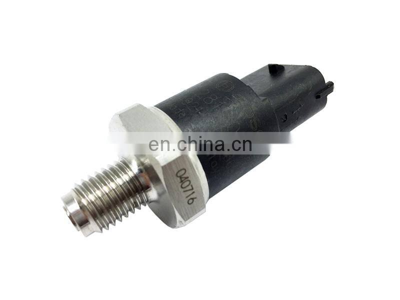 FUEL RAIL HIGH PRESSURE SENSOR FOR HYUN-DAI H-1 STAREX KI-A SORENTO 2.5 CRDI BM-W 3.0 D OEM 0281002405