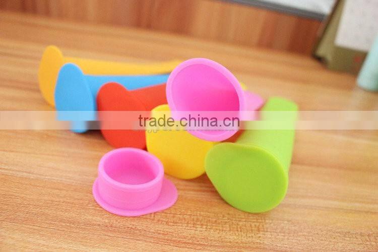 Silicone Ice Pop Maker Molds and Freeze Pop maker with lids