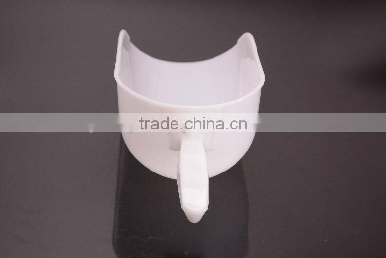 Durable poultry plastic feed shove ,poultry feed shove,feeding shovel for animal