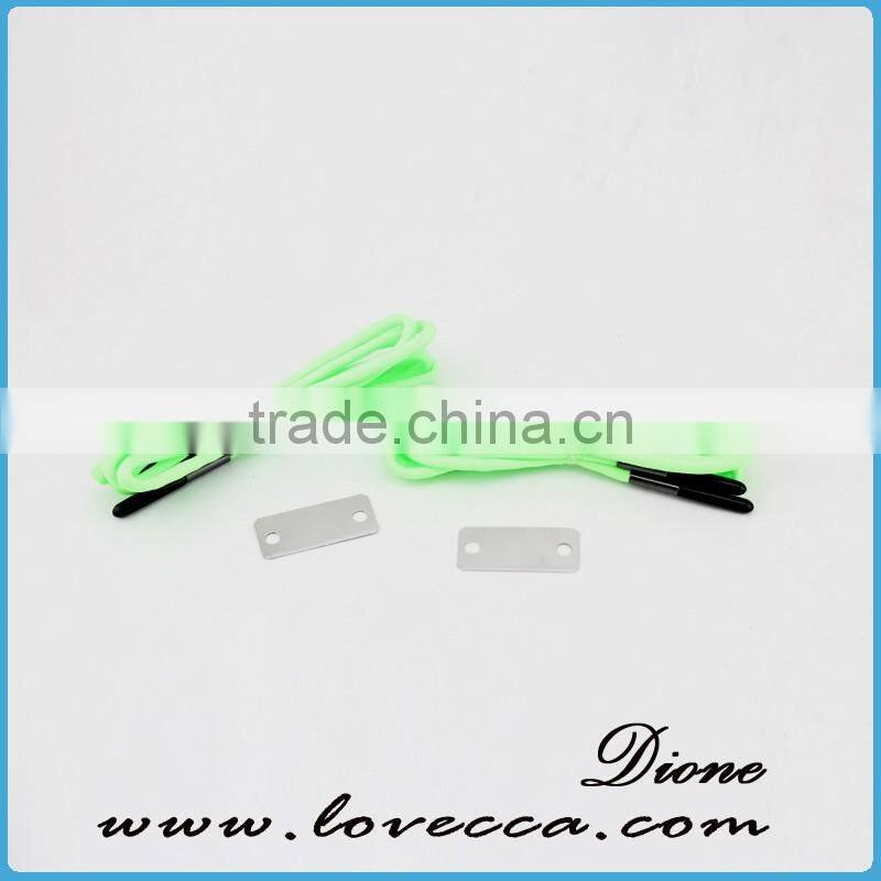 2017 New Trendy 550 Paracord Luminous Shoelace with Fire Starter & Metal Scraper Military Camping Hiking