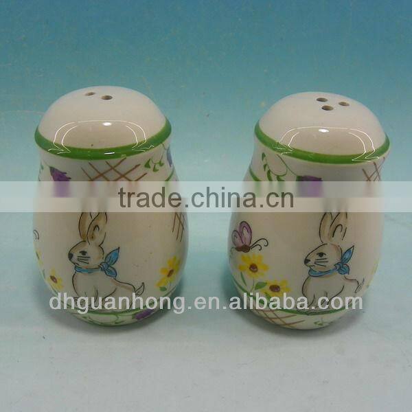 Napkin holder with salt and pepper shaker