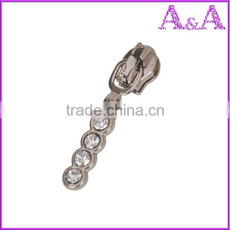 HOT-SELLING electroplate N/L nylon zipper slider for large quantity most suitable different style