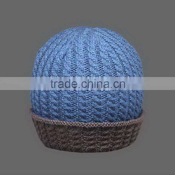 KNIT PATTERN CABLE BEANIE WITH