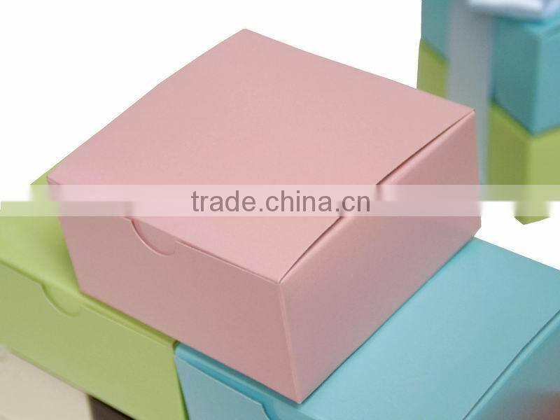 Delicate Design of white paper cake box