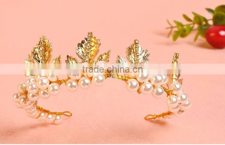 2016 Yi Wu China New Product Crystal Garland Gold Metal Decoration Wreath For Gift