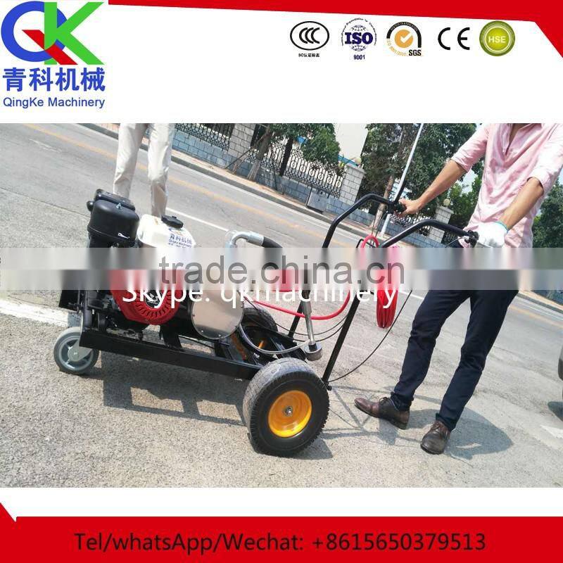 Plastic runway rulling machine with high effect
