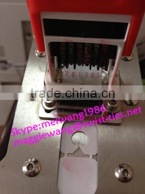 Kwik lock closure machine/plastic clips machine