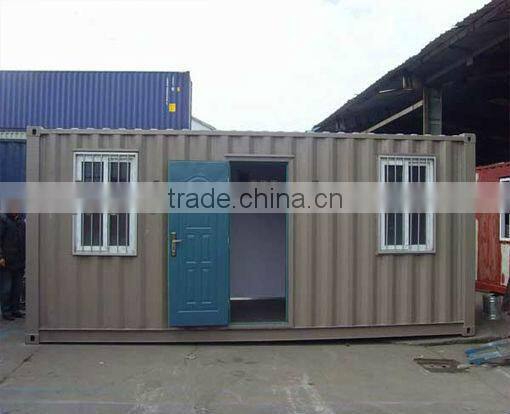 Sandwich panel container lving home