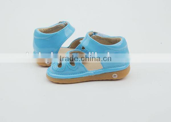 Skidproof Patent PU leather lovely toddler wholesale squeaky shoes
