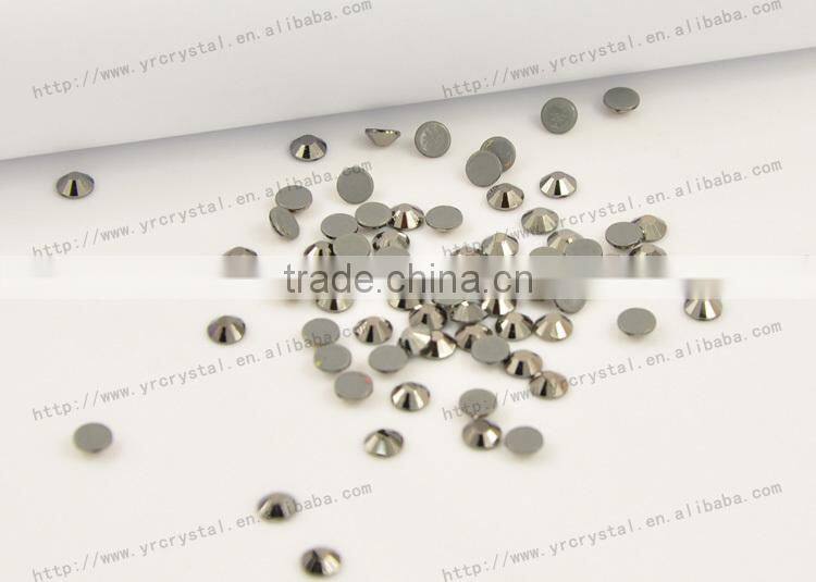 Round shape jet hematite color with silver foiling flat back rhinestone hot fix