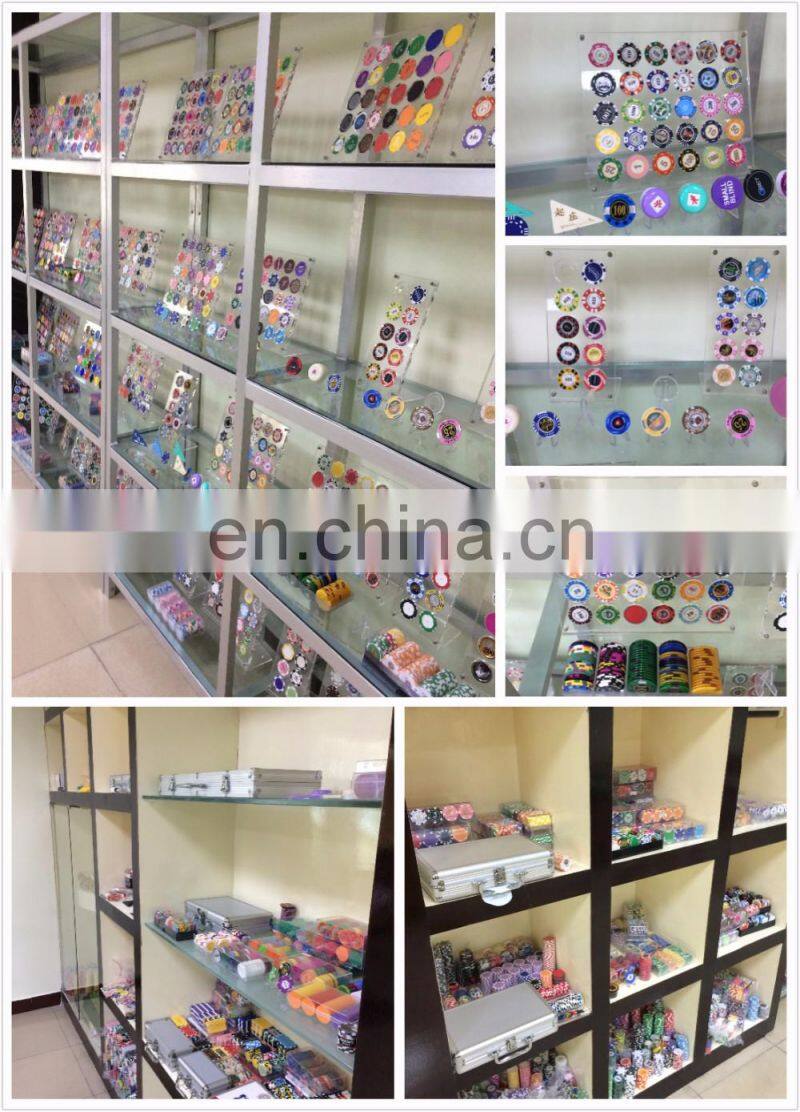 Popular UK golf plastic poker chip ball marker for bulk selling