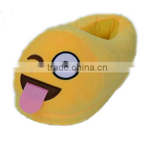Soft slippers plush/Wholsale Factory emoji slippers/plush emoji shoes