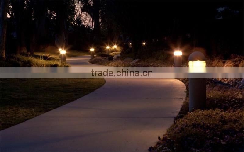 Lawn lamp with holder Aluminum die-casting housing PC diffuser LED garden bollard light for grass