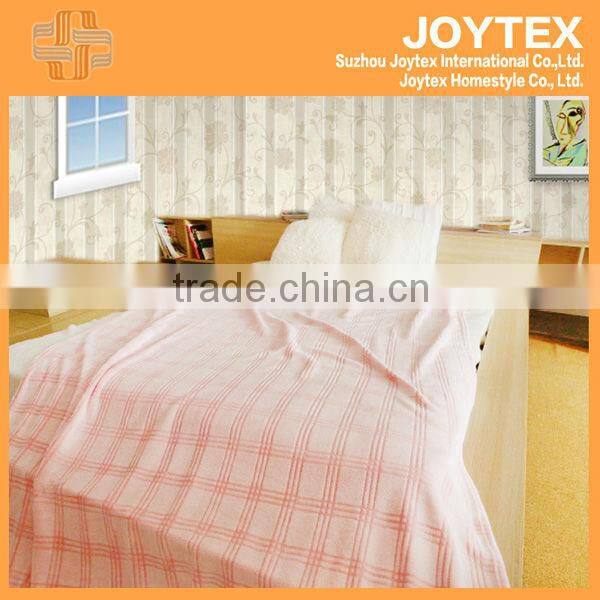 150D/288F 2013 plaid Warm roll Printed coral Fleece Blankets/Throws/pink fancy design cutting 100% polyester for home