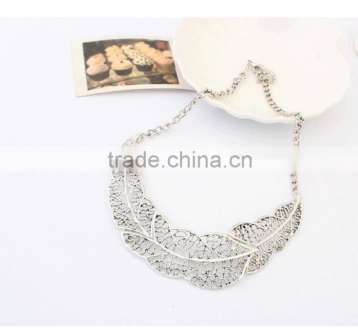 Alibaba online shop vintage hollowed-out gold leaf necklace