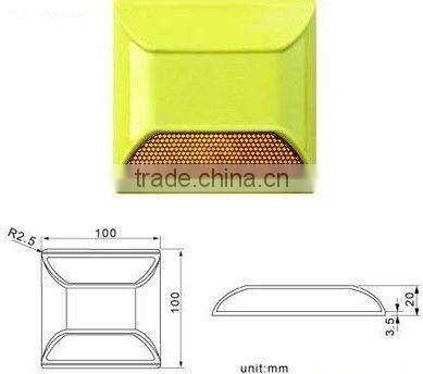 Low price road traffic stud with plastic and metal