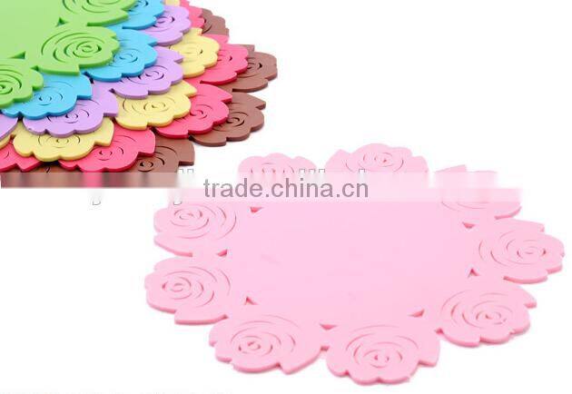 Supply creative fashion Pierced Rose silicone insulation pad / cup mat --rose red