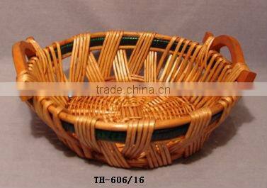 wollow and wooden tray