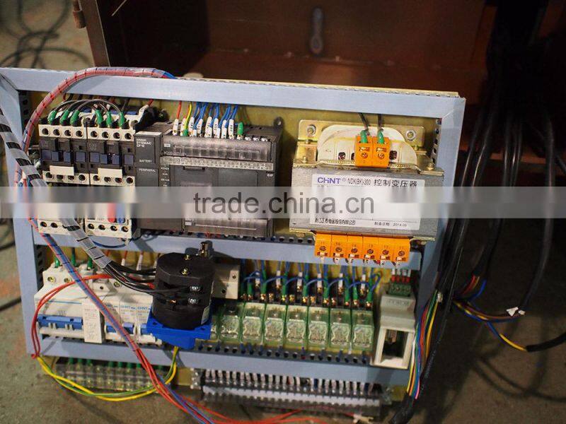 Double column hydraulic sheet metal sawing machine