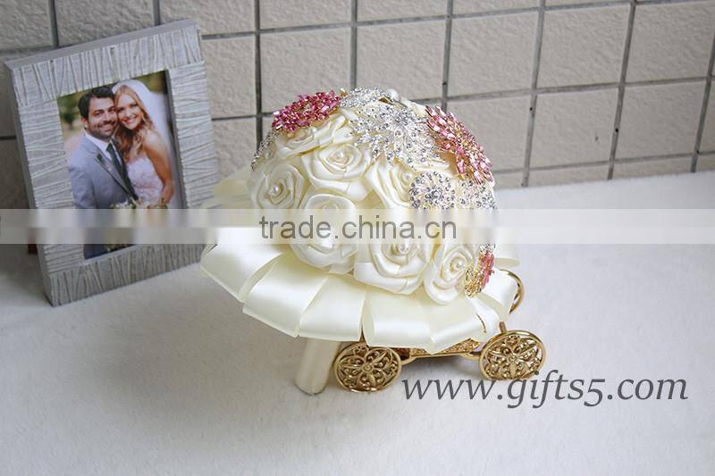 Luxury handmade flower boquet wiht gorgeous brooches
