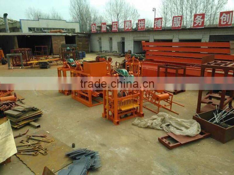 Semi-automatic vibration brick making machine QTJ4-40 using electric in Kenya