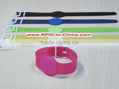 125KHz/134.2KHz/13.56MHz RFID Green Wristbands, Colorful PVC RFID Wristbands for Events/Party