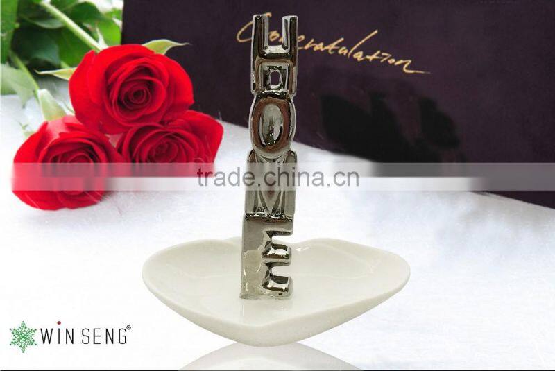 Factory Directly Ceramic Jewellery Holder with Pedestal