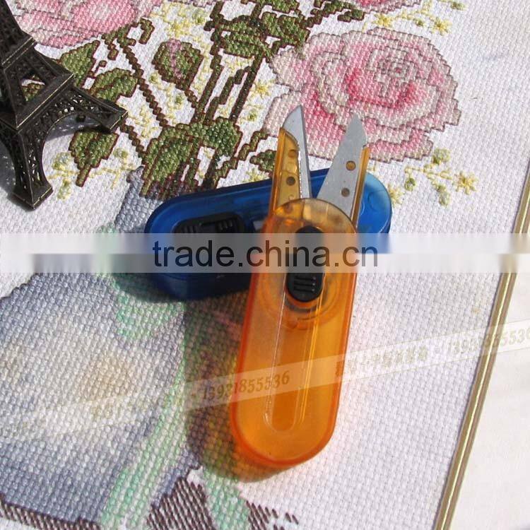 Wholesale sewing craft tools mini scissors with cap for cross stitch