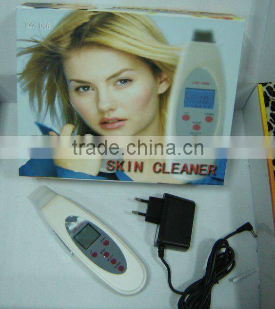 bestprice high quality skin cleaner/Input voltage: DC15V Output power: 4.5W Frequency: 32 + 4KHz