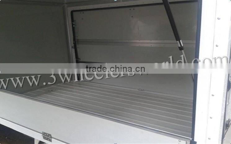 Chinese With Closed Cabin 500cc,600cc Cargo Tricycle Motorcycle for Sale