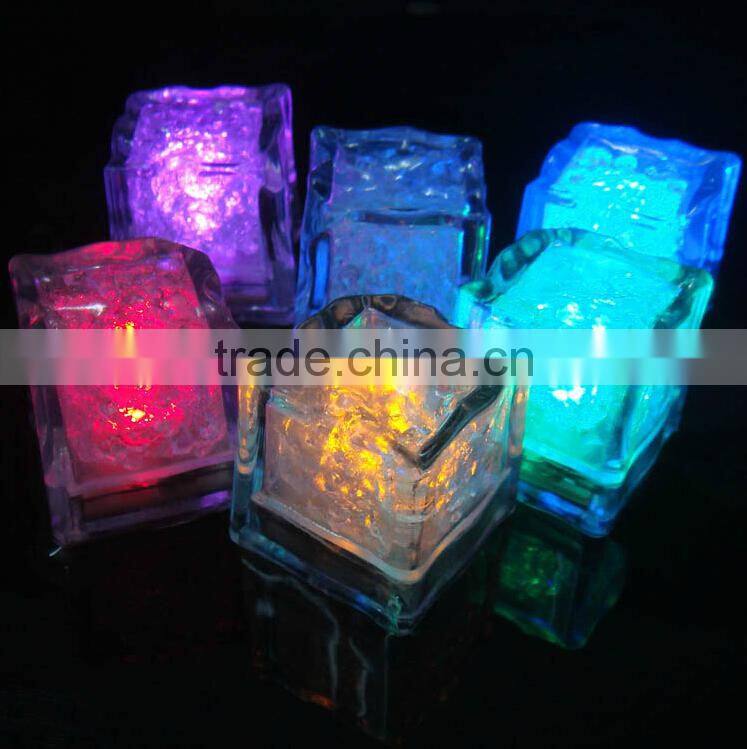 Bar Glow Ice Cube