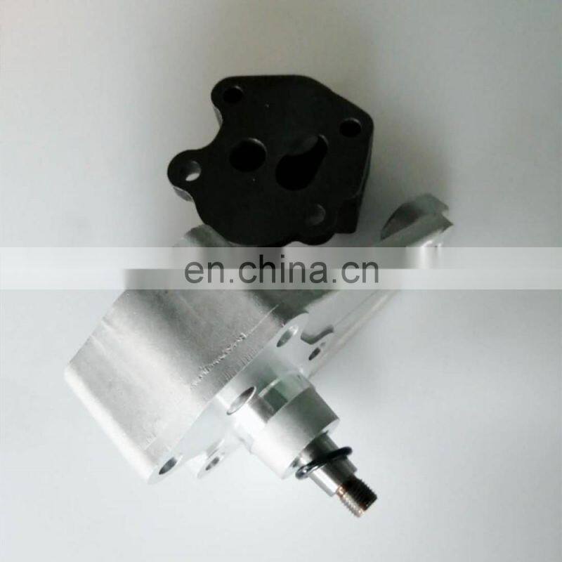 RE504914 oil pump.jpg
