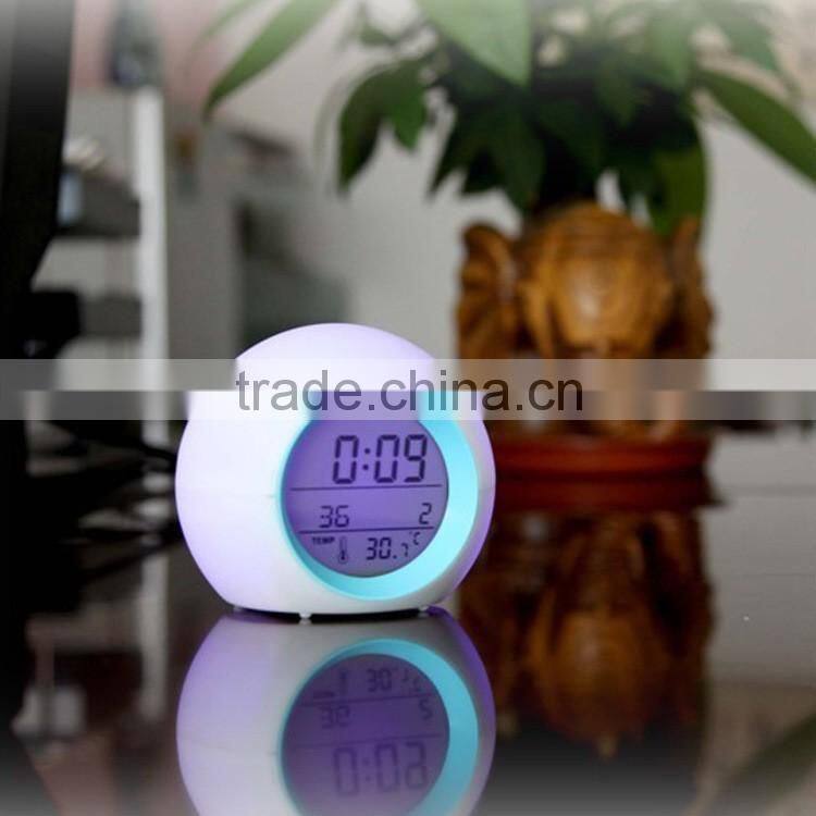 2016 Round shaped wooden lighted led clock