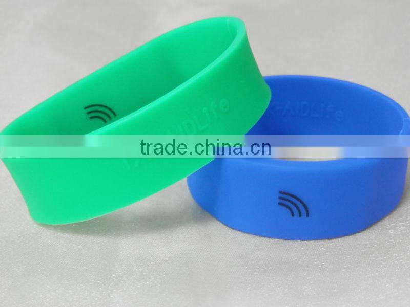 New style 13.56mhz RFID NFC silicone wristband waterproof