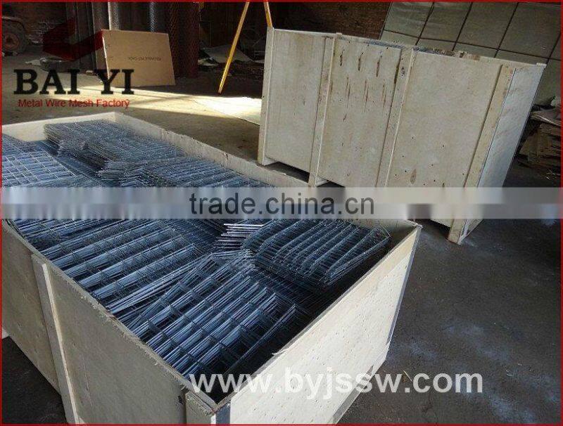 Galvanized Metal Cage With Rabbit Water Feeder For Mother Rabbit