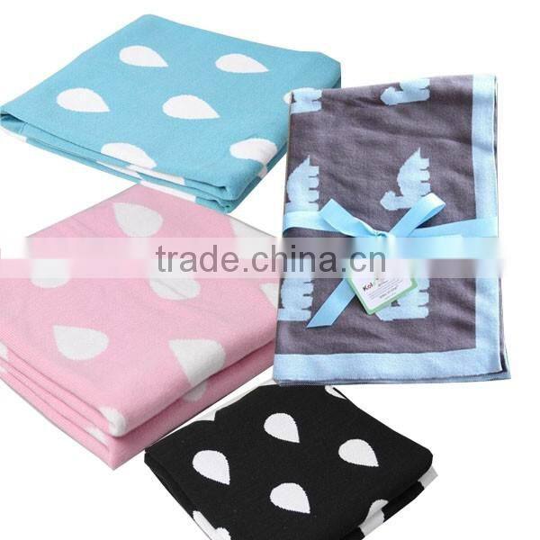 Salable mon & baby fashion shawl outdoor wool quilt